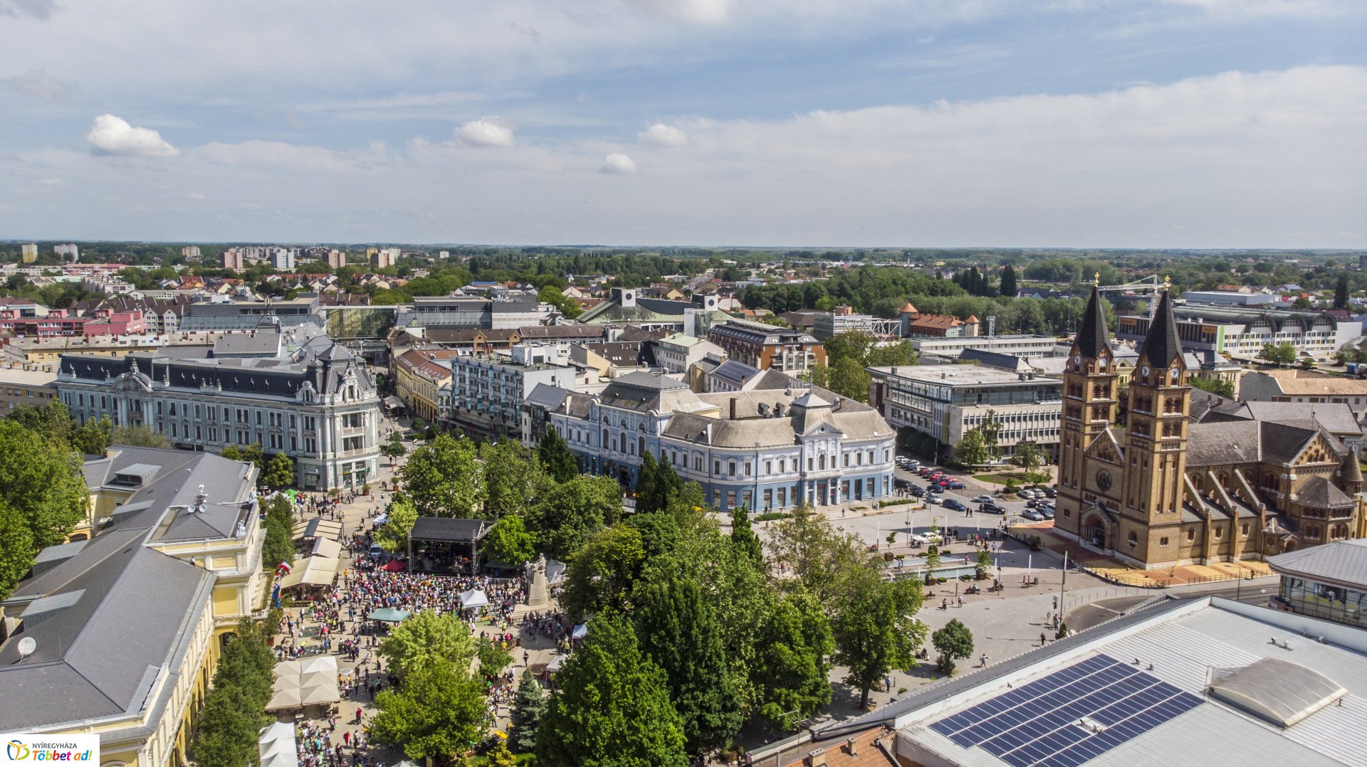 Égi szemle a Városnap felett 