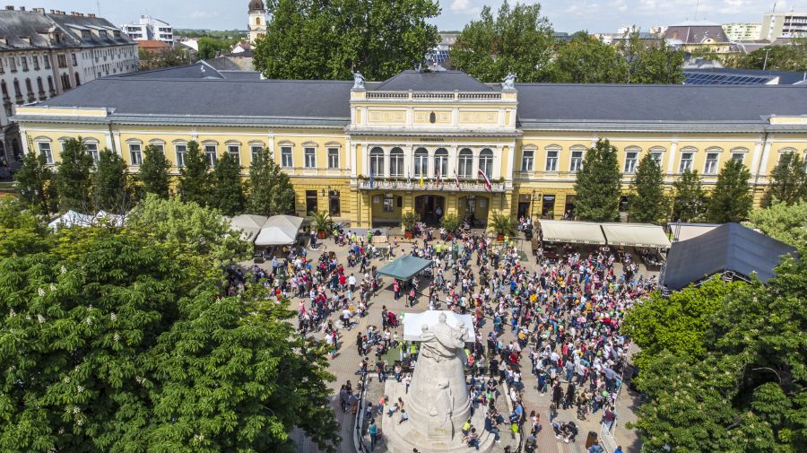 Égi szemle a Városnap felett 