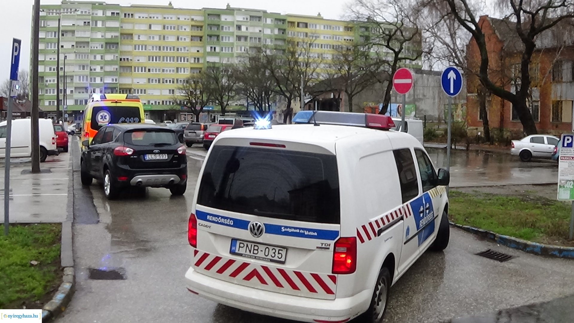 Egy idős hölgyet ütöttek el tolatás közben