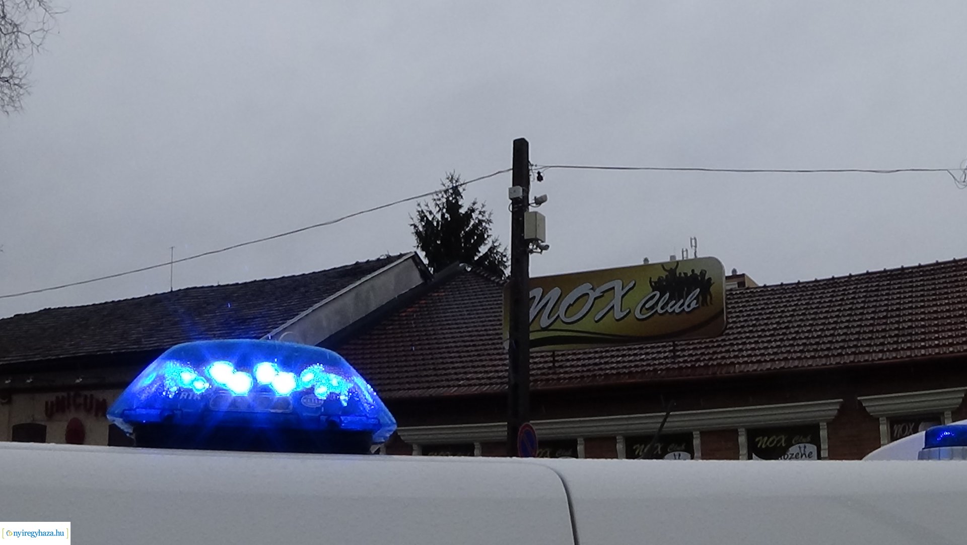 Egy idős hölgyet ütöttek el tolatás közben