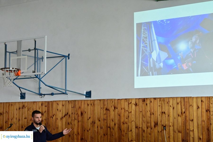 Egy űrhajós Nyíregyházán landolt