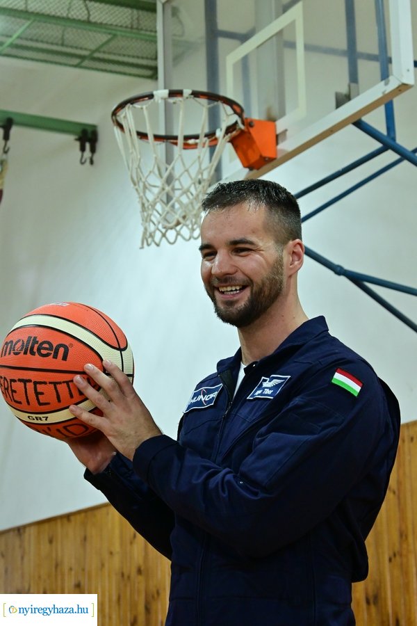 Egy űrhajós Nyíregyházán landolt