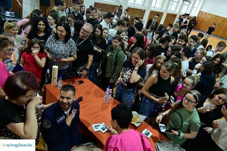 Egy űrhajós Nyíregyházán landolt
