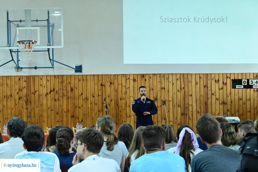 Egy űrhajós Nyíregyházán landolt