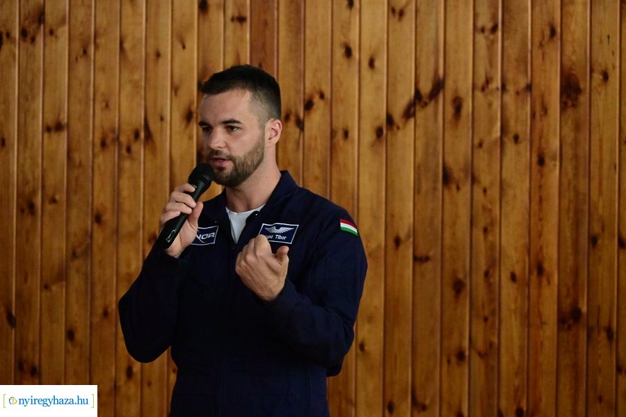 Egy űrhajós Nyíregyházán landolt