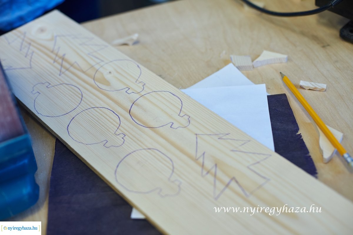 Egyedi karácsonyfa az NYSZC-ben