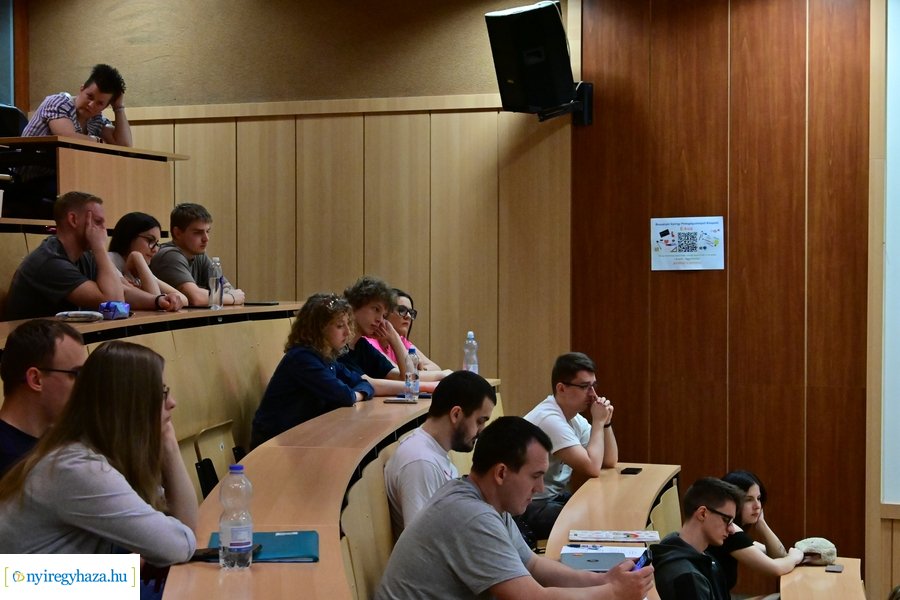 Egyetemi előadás a fenntarthatóság és  a társadalmi felelősségvállalás kérdéseiről