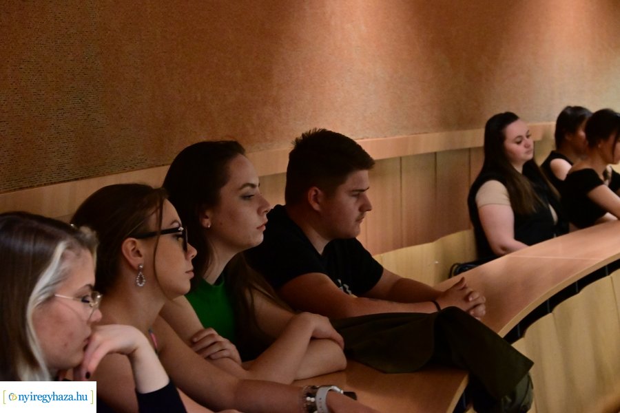 Egyetemi előadás a fenntarthatóság és  a társadalmi felelősségvállalás kérdéseiről