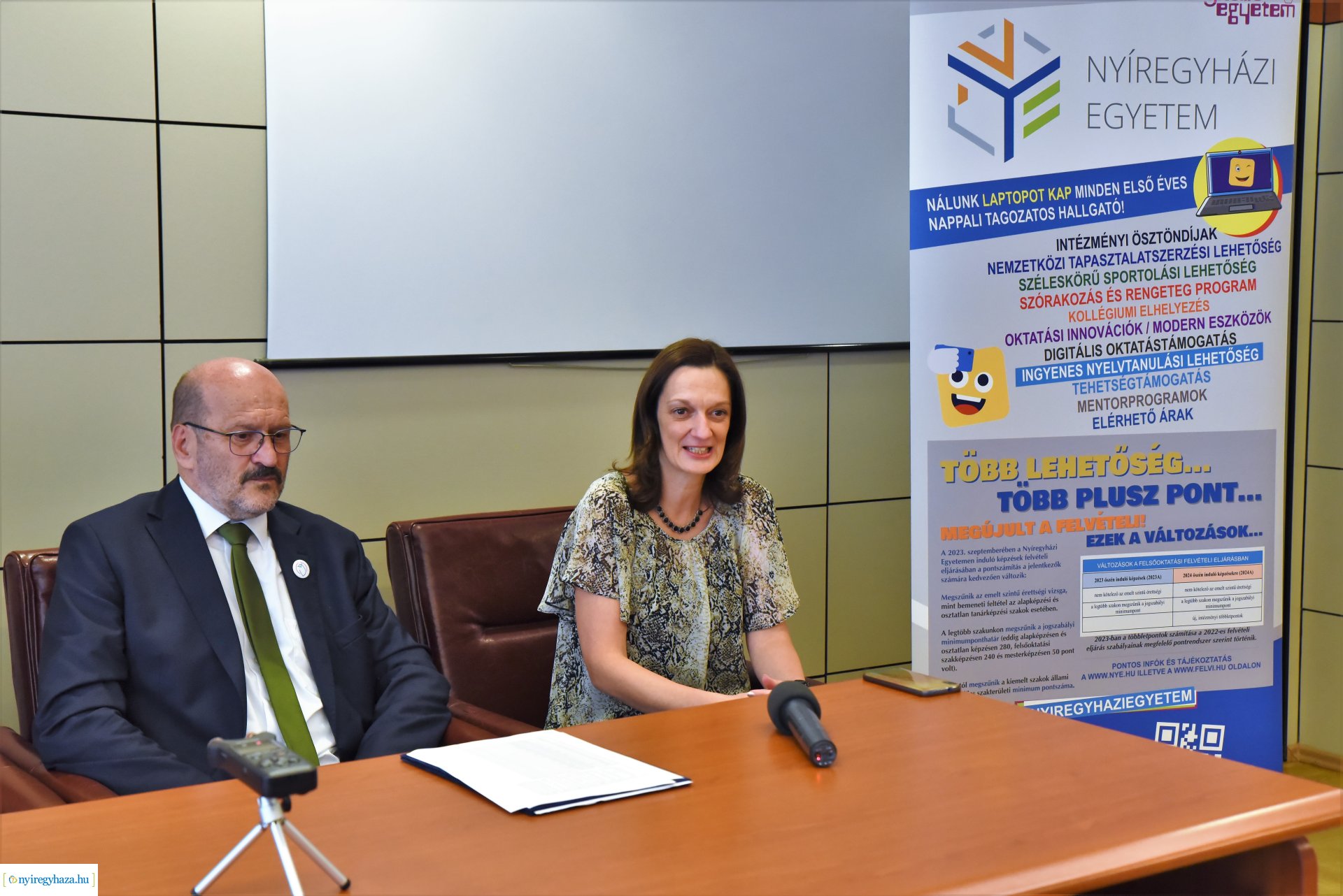 Egyetemi sajtótájékoztató a felvett hallgatók létszámáról