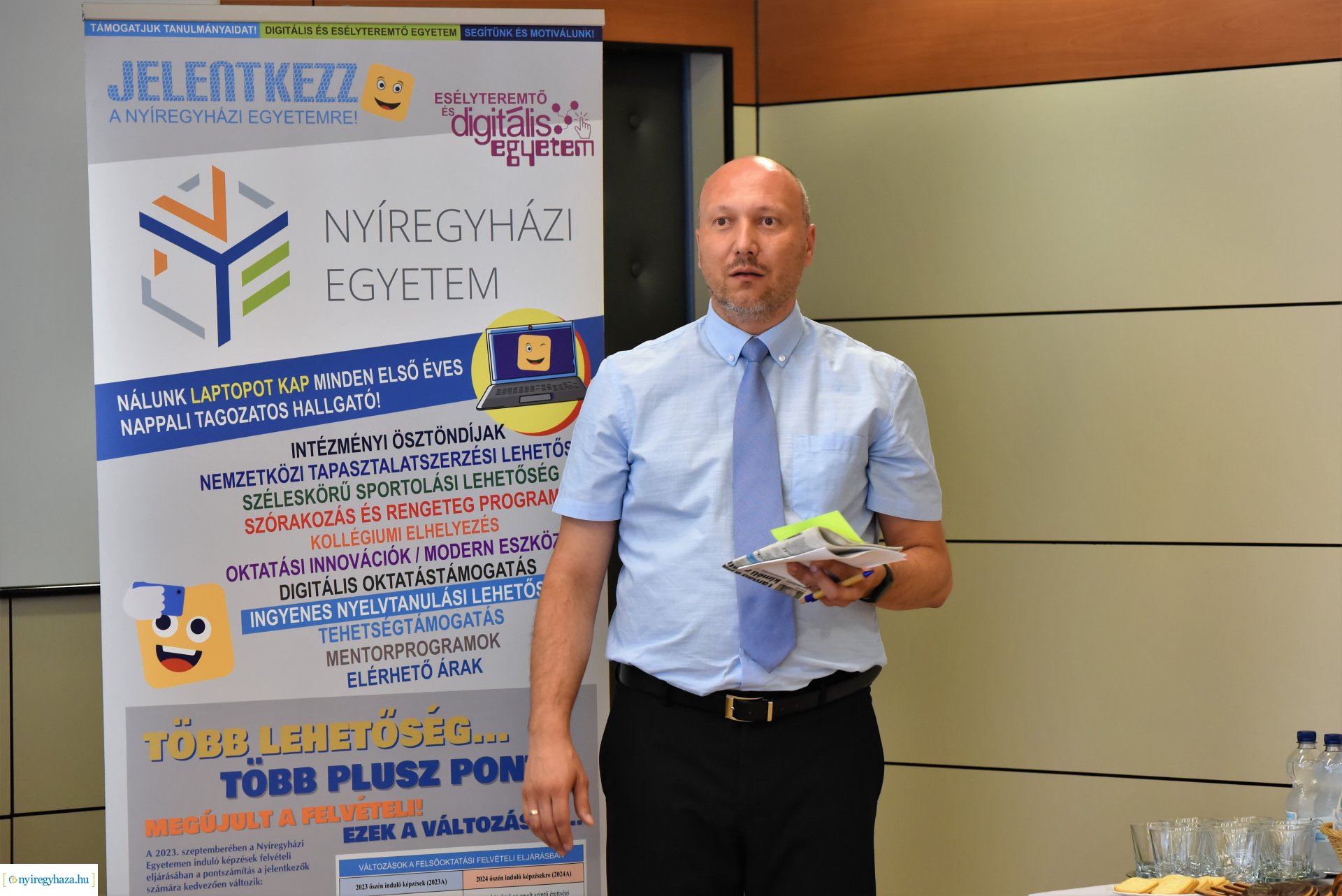 Egyetemi sajtótájékoztató a felvett hallgatók létszámáról