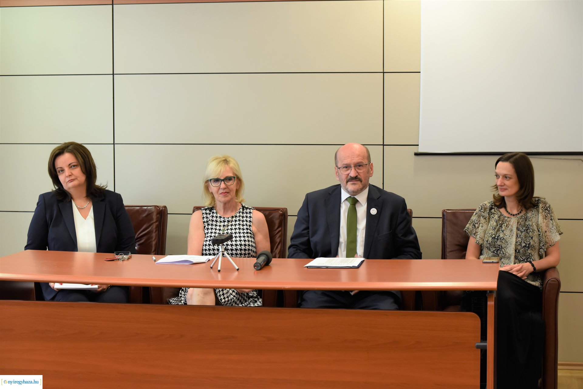 Egyetemi sajtótájékoztató a felvett hallgatók létszámáról