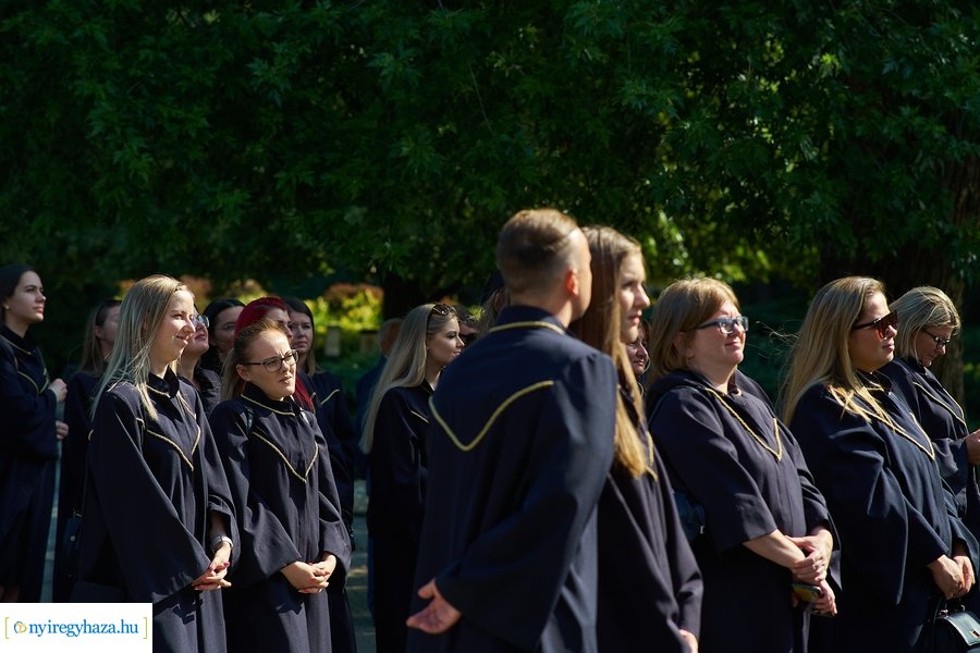 Egyetemista ballagás 2022