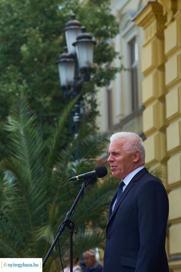 Egyetemista ballagás 2022