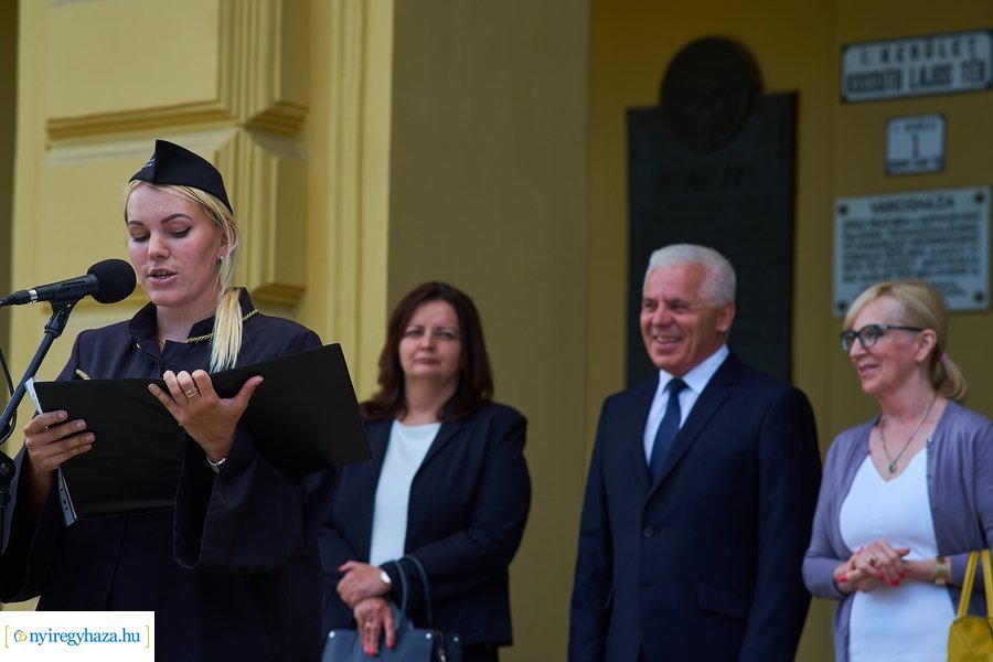 Egyetemista ballagás 2022