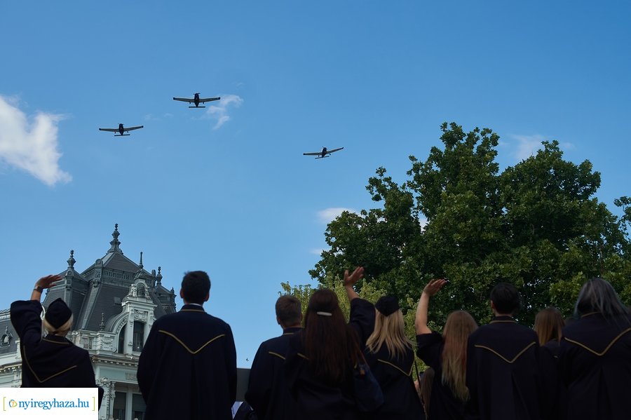 Egyetemista ballagás 2022