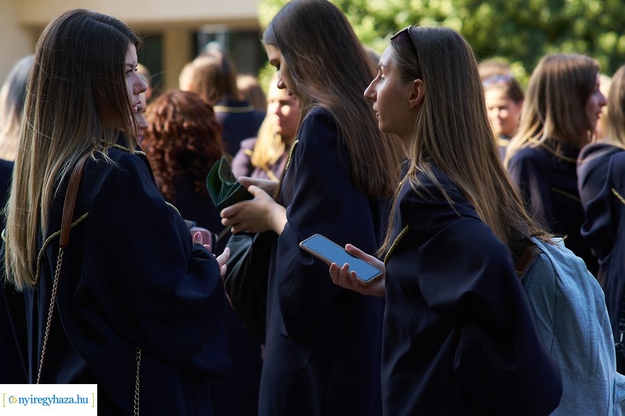 Egyetemista ballagás 2022