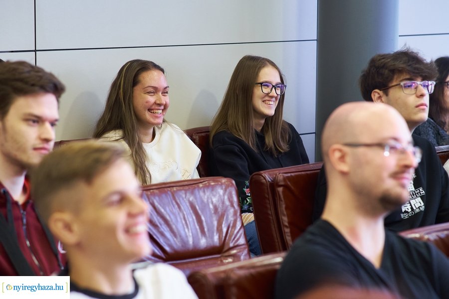 Együttműködés a Sunway University-vel