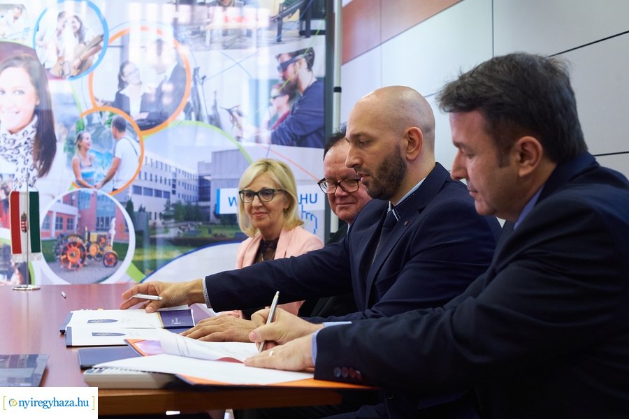 Együttműködés a Sunway University-vel