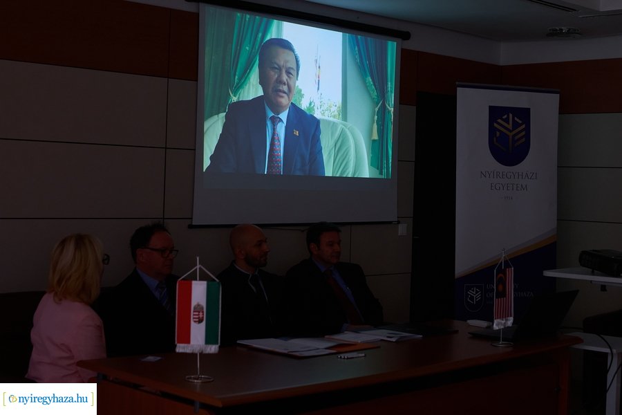 Együttműködés a Sunway University-vel