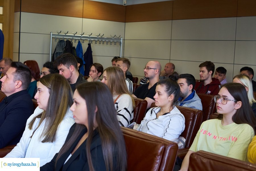 Együttműködés a Sunway University-vel