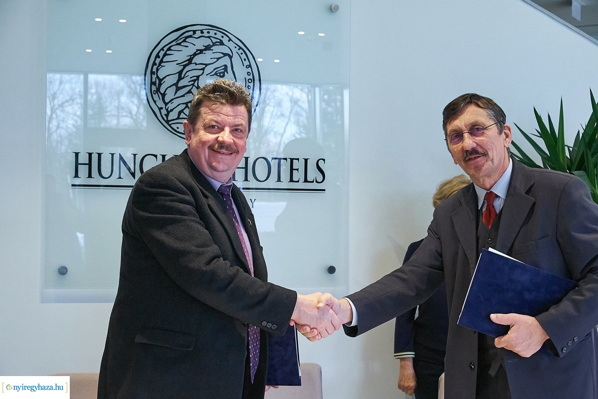 Együttműködési megállapodás a múzeum és a Hunguest Sóstó Hotel között