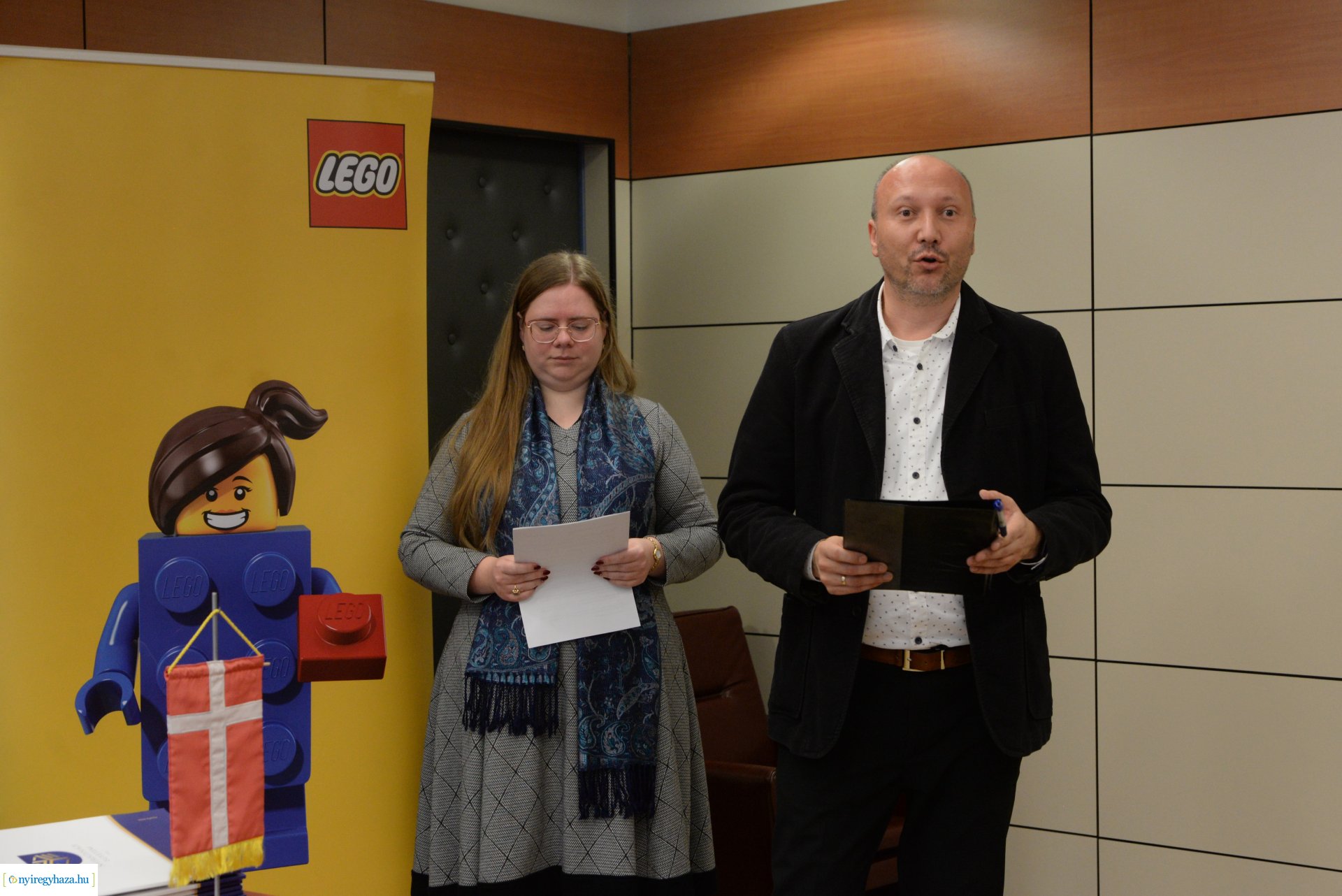Együttműködési megállapodást írt alá a  Nyíregyházi Egyetem és a LEGO 