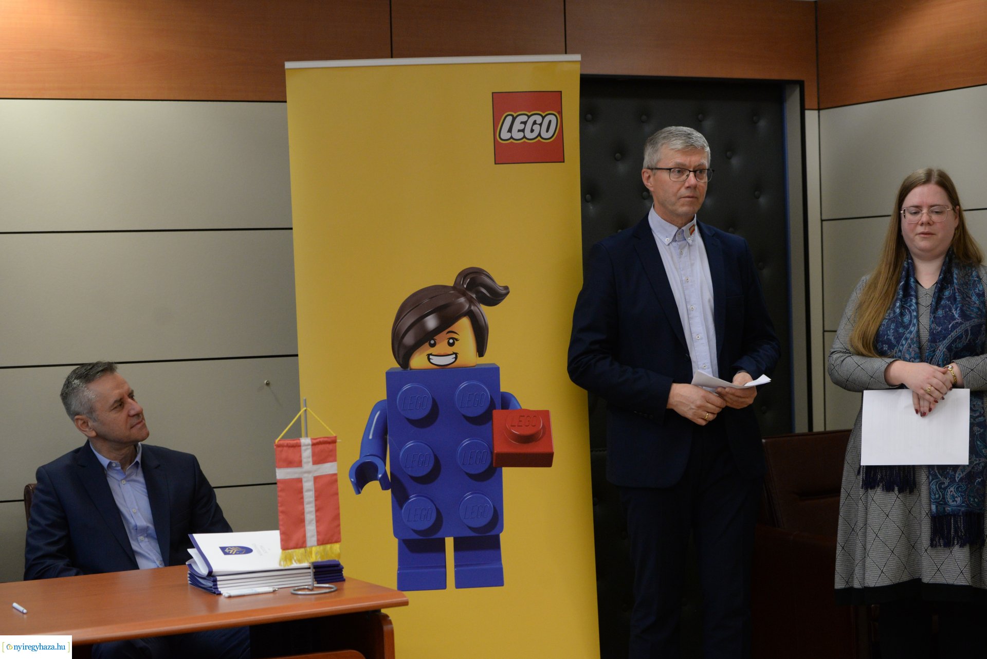 Együttműködési megállapodást írt alá a  Nyíregyházi Egyetem és a LEGO 