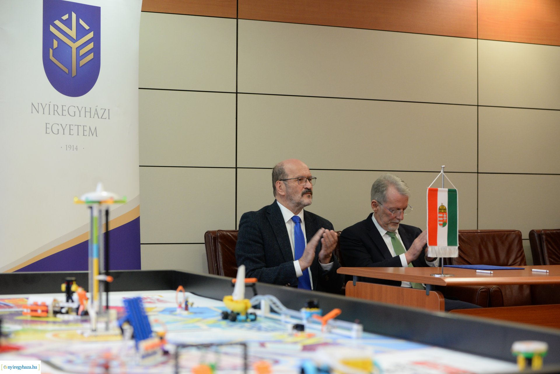 Együttműködési megállapodást írt alá a  Nyíregyházi Egyetem és a LEGO 