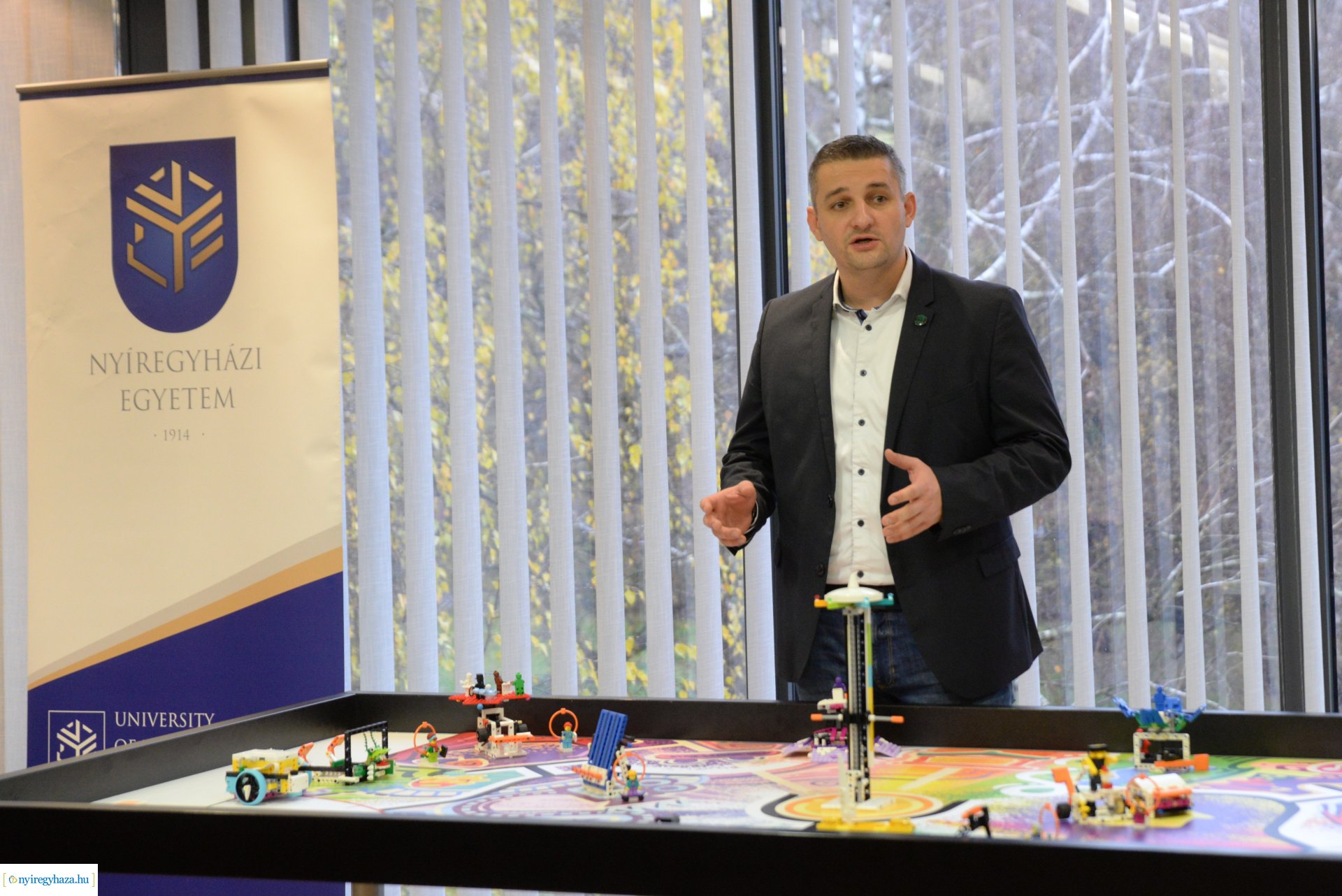Együttműködési megállapodást írt alá a  Nyíregyházi Egyetem és a LEGO 