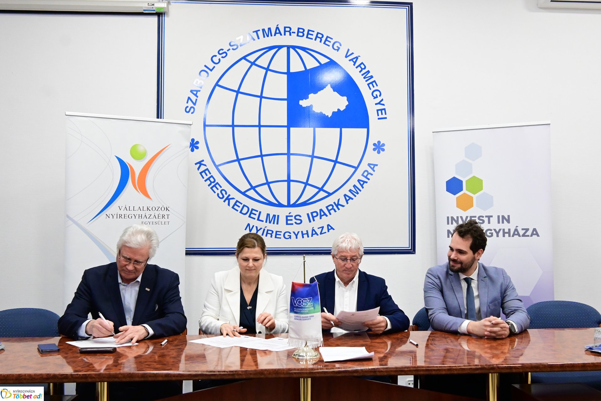 Együttműködési szerződés aláírása a Kereskedelmi és Iparkamarában