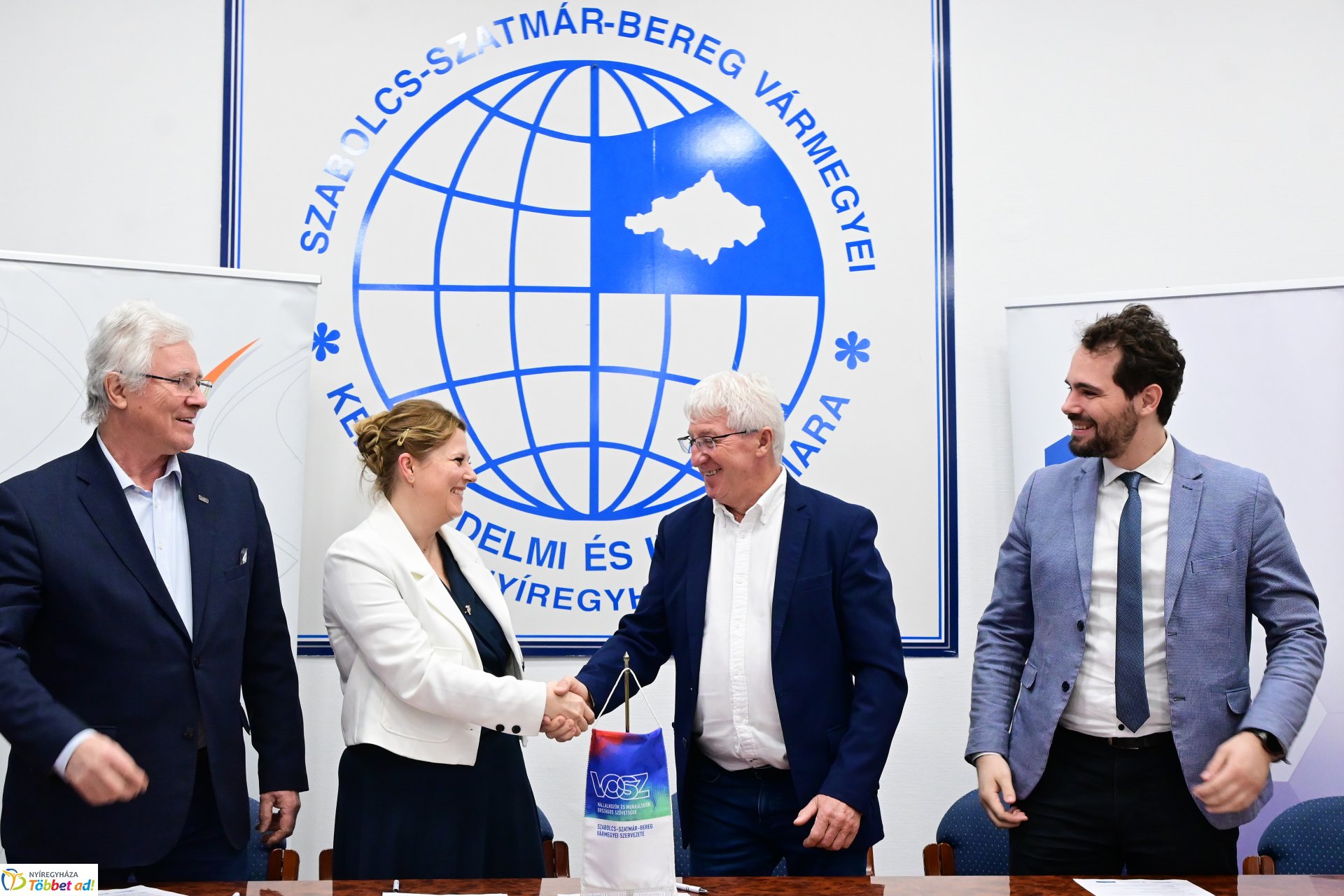 Együttműködési szerződés aláírása a Kereskedelmi és Iparkamarában