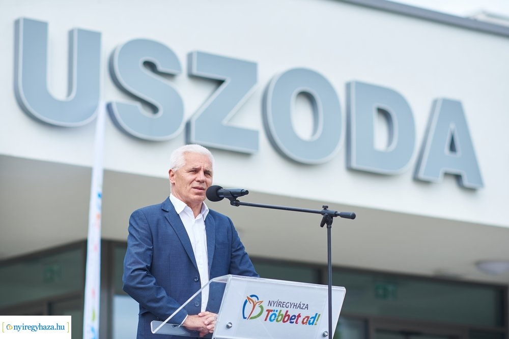 Eissmann Városi Sportuszoda átadó