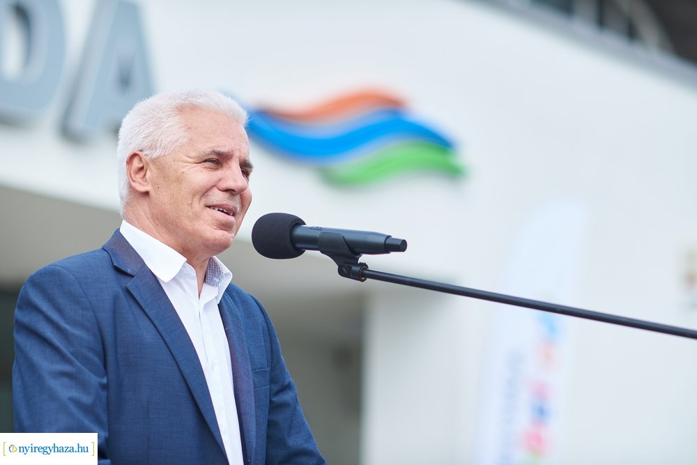 Eissmann Városi Sportuszoda átadó