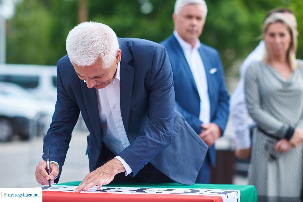 Eissmann Városi Sportuszoda átadó