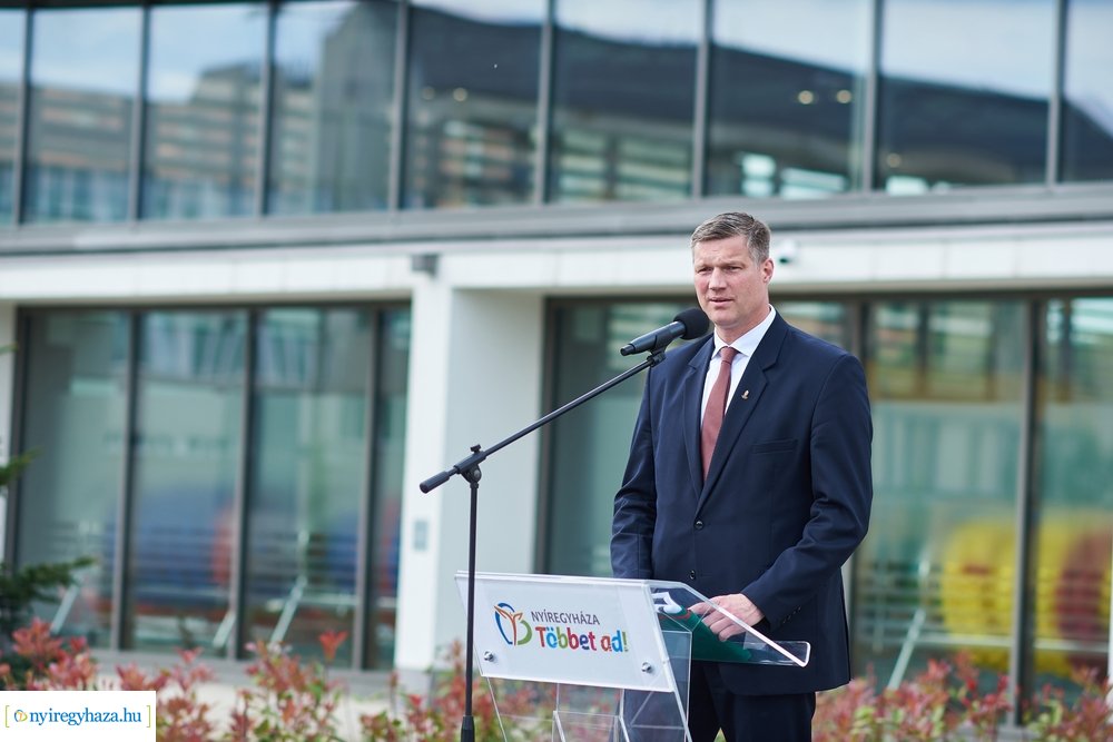 Eissmann Városi Sportuszoda átadó