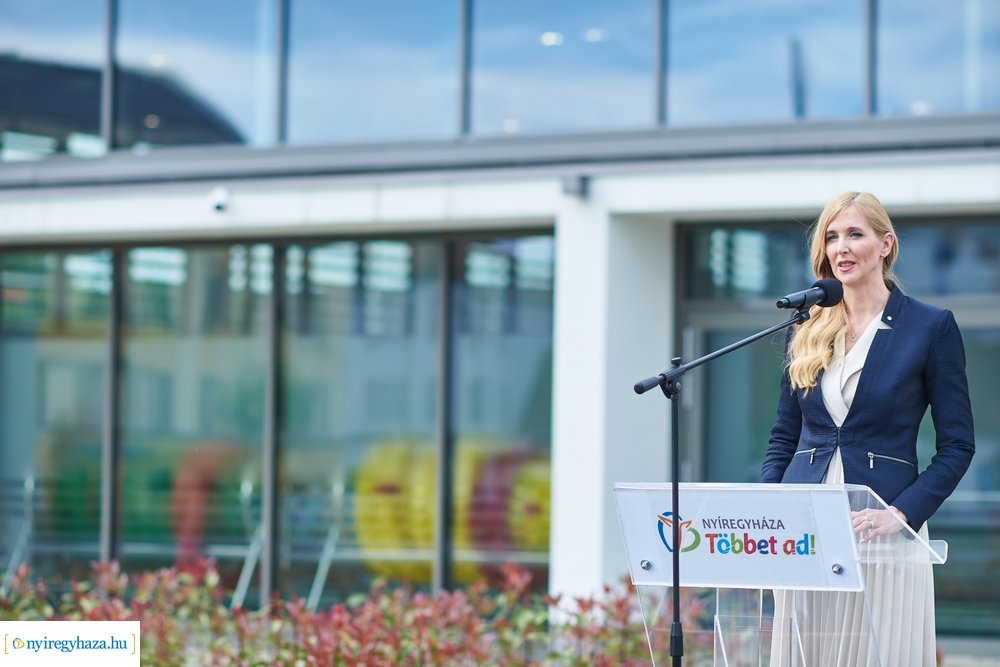 Eissmann Városi Sportuszoda átadó