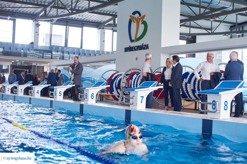 Eissmann Városi Sportuszoda átadó