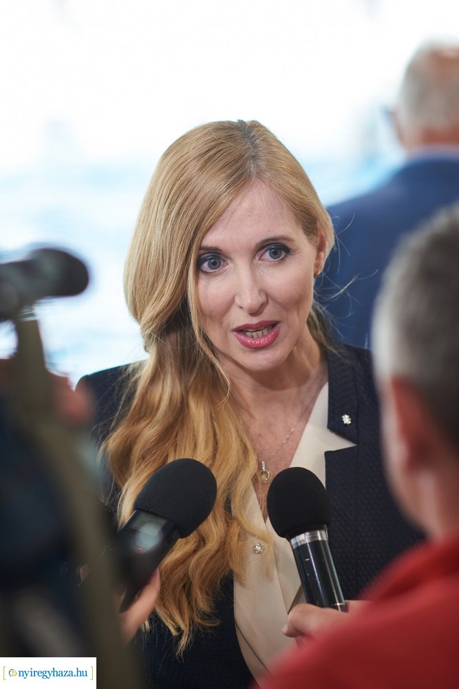 Eissmann Városi Sportuszoda átadó