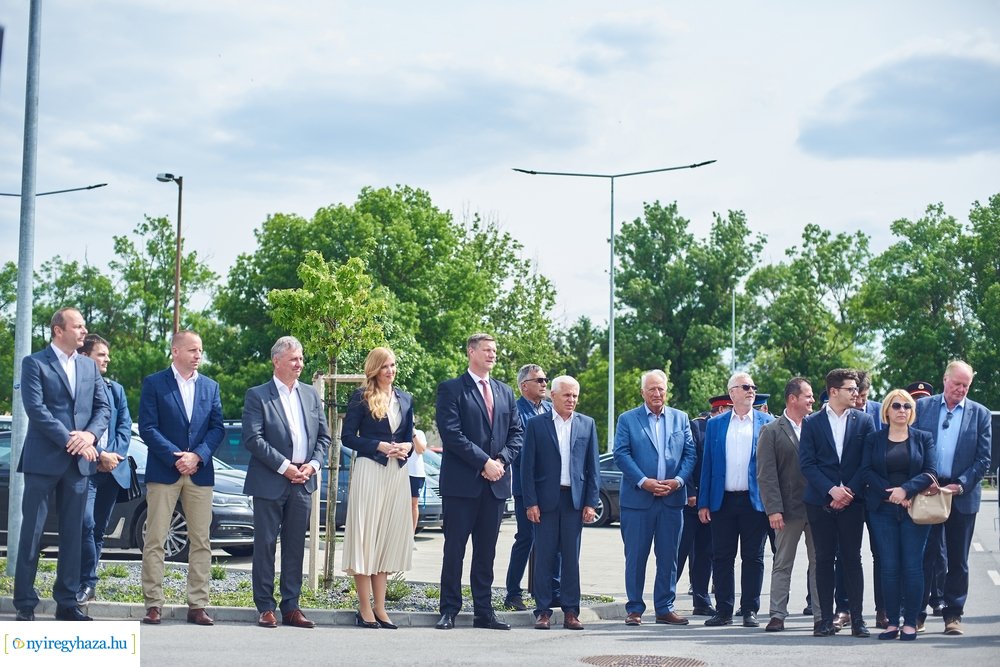 Eissmann Városi Sportuszoda átadó