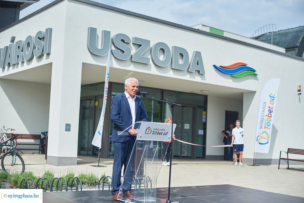 Eissmann Városi Sportuszoda átadó