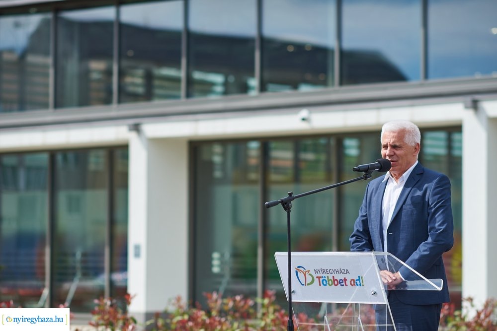 Eissmann Városi Sportuszoda átadó