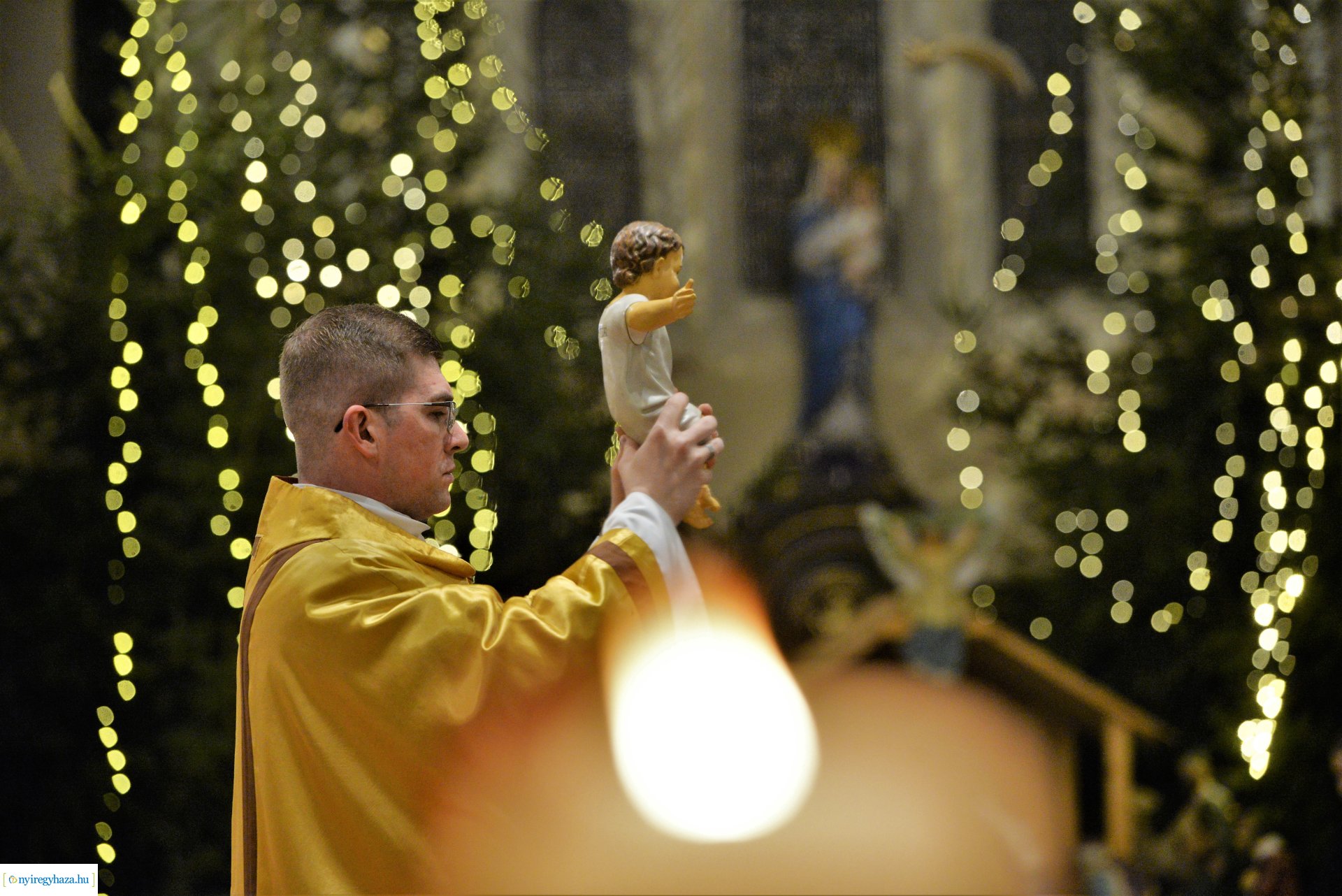 Éjféli mise a Magyarok Nagyasszonya-társszékesegyházban