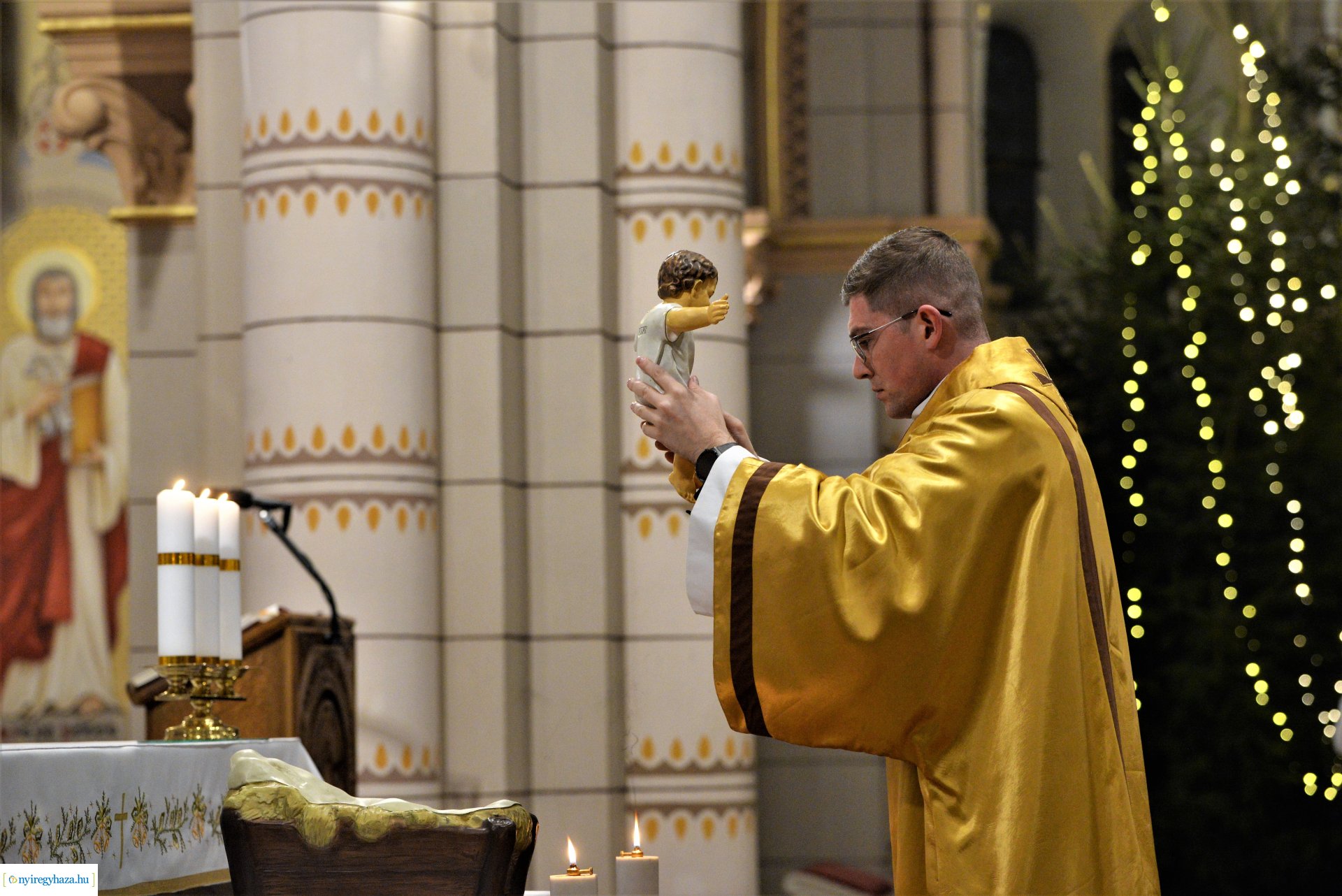 Éjféli mise a Magyarok Nagyasszonya-társszékesegyházban