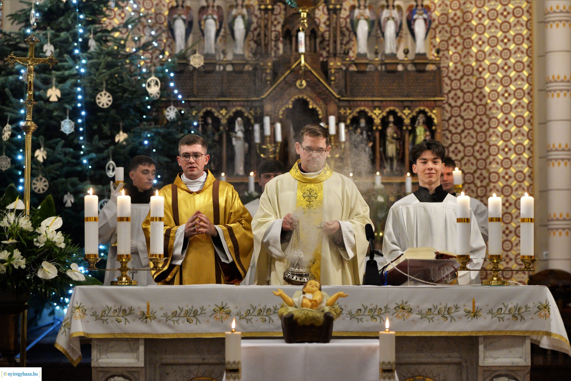Éjféli mise a Magyarok Nagyasszonya-társszékesegyházban