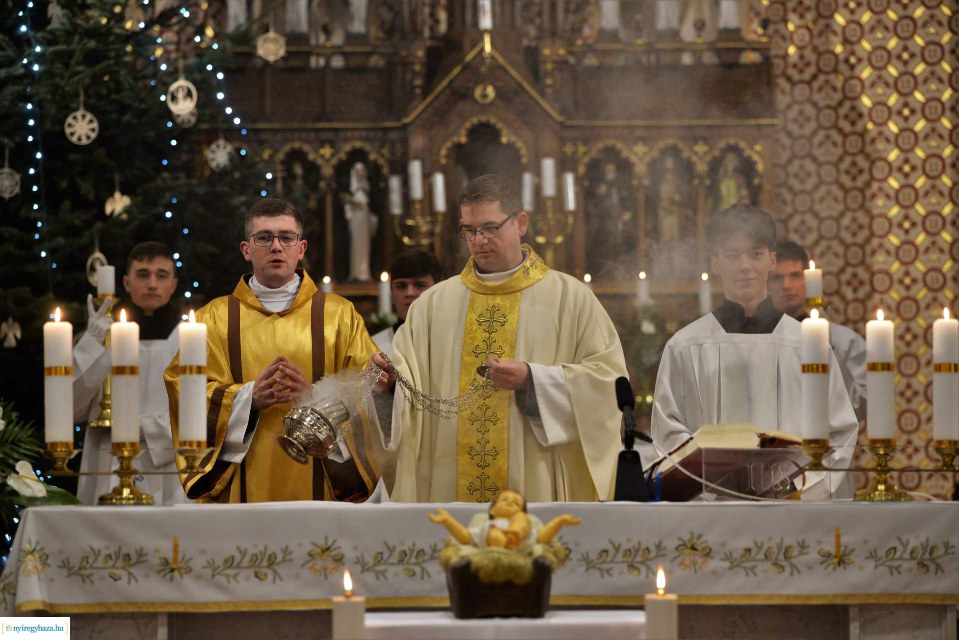 Éjféli mise a Magyarok Nagyasszonya-társszékesegyházban