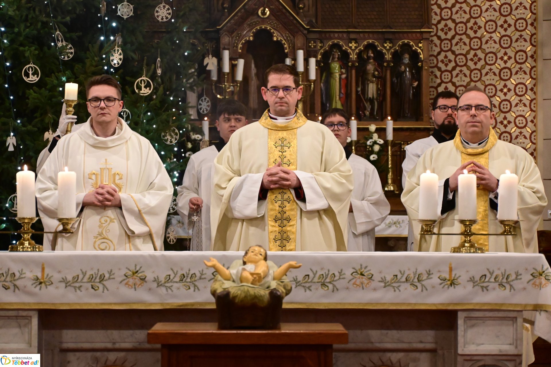 Éjféli mise a Magyarok Nagyasszonya-társszékesegyházban