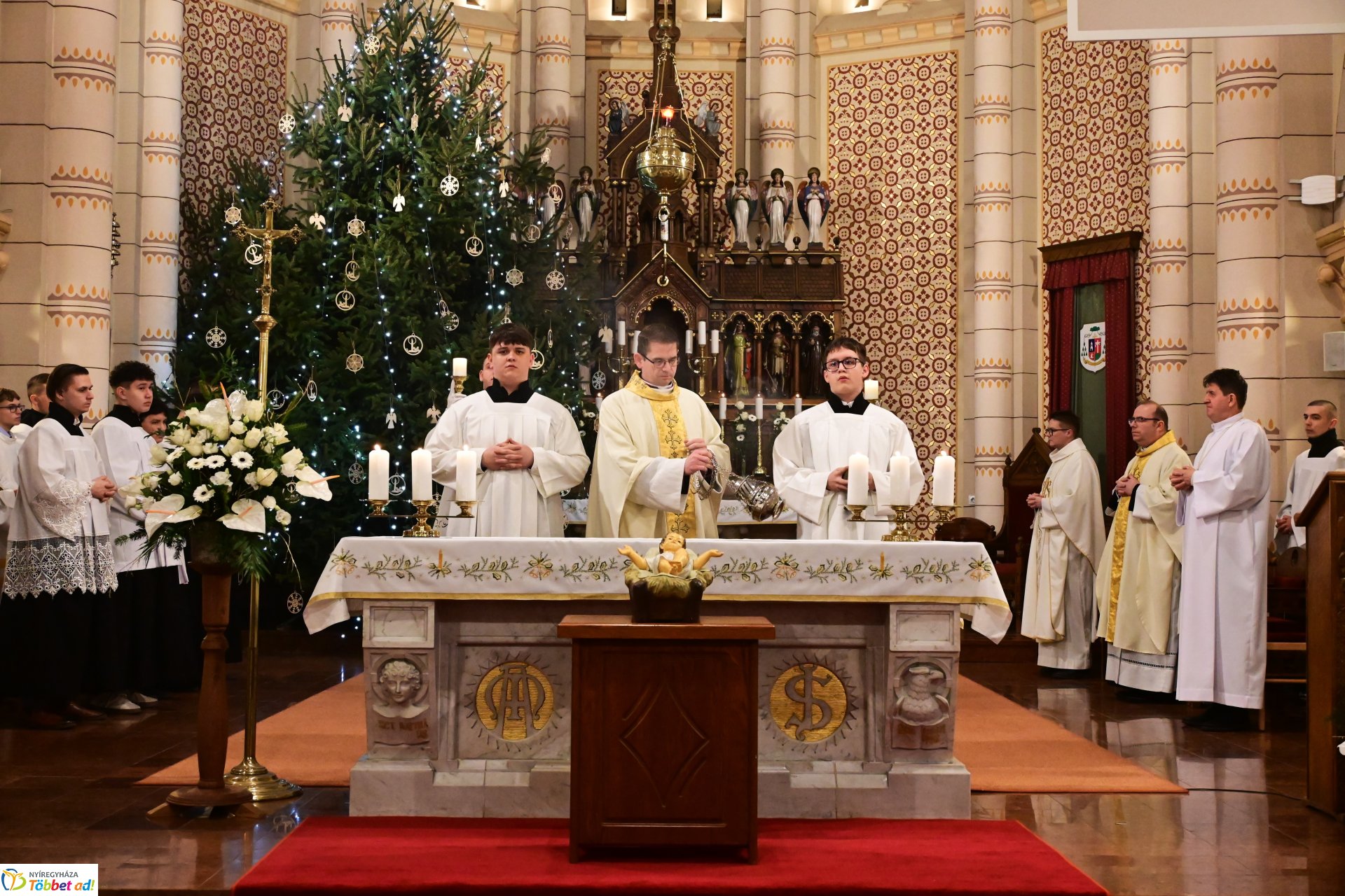 Éjféli mise a Magyarok Nagyasszonya-társszékesegyházban