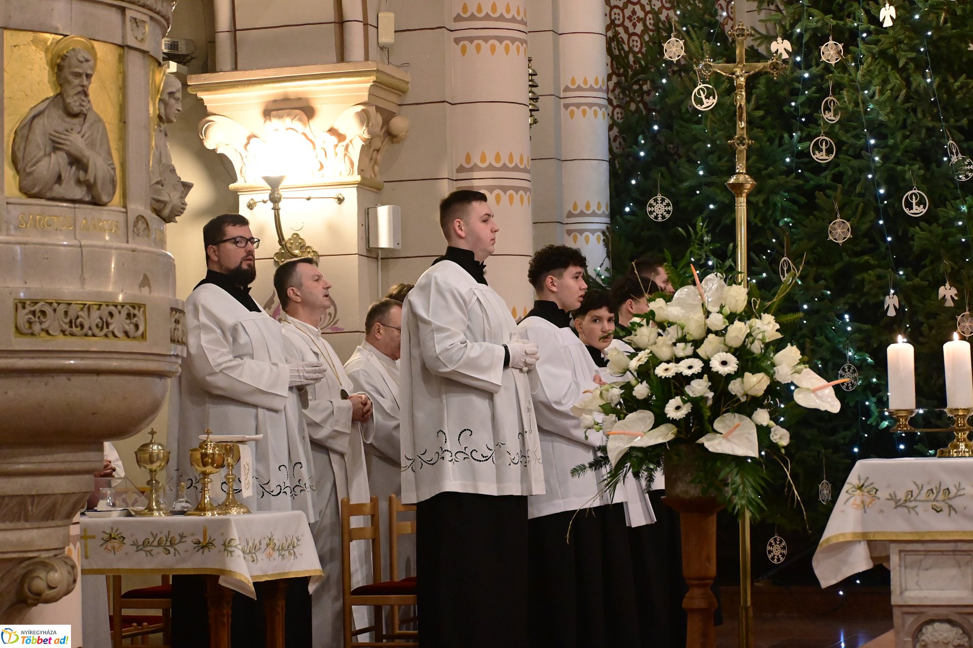 Éjféli mise a Magyarok Nagyasszonya-társszékesegyházban