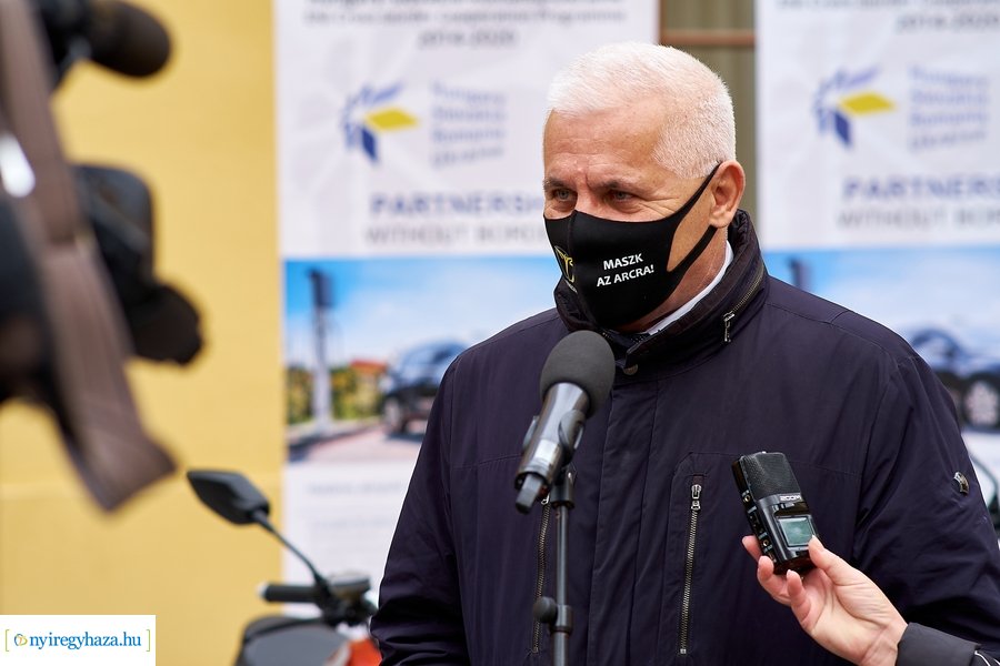 Elektromos motorkerékpárok a Városházán