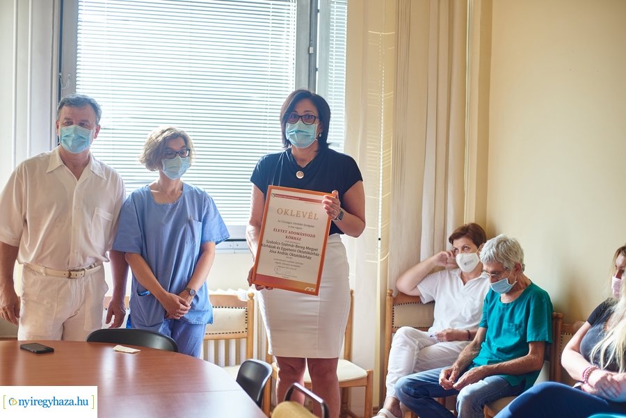 Életet adományozó kórház - oklevél átadó